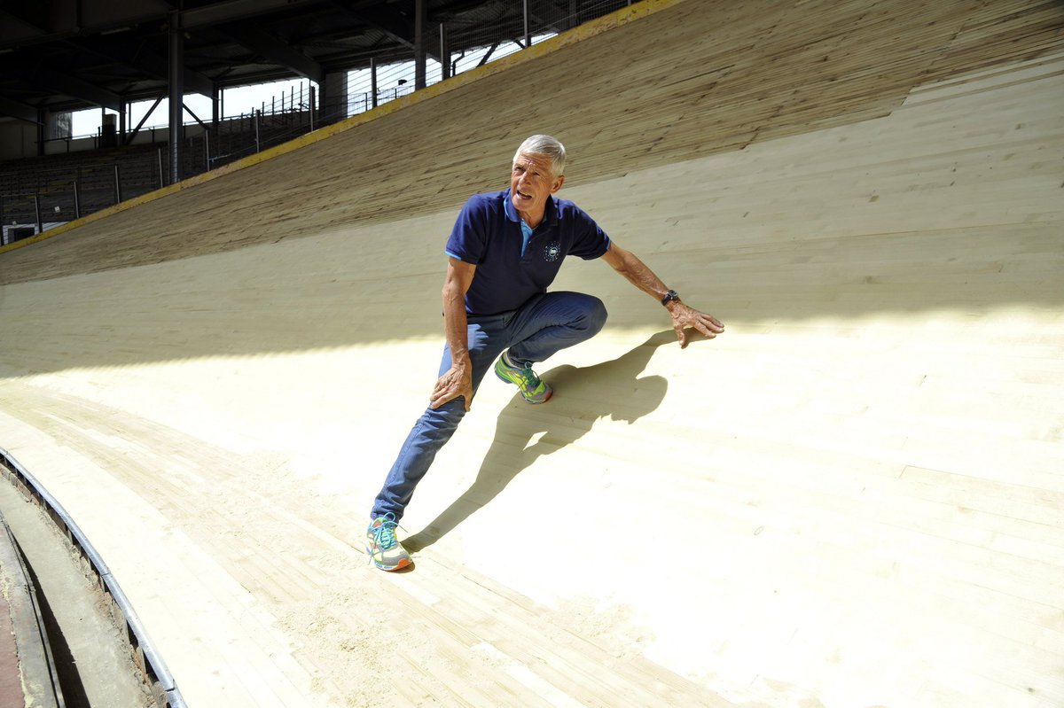 ComuneMI's tweet image. Domani tornano le biciclette al #Vigorelli! Una giornata attesa da quindici anni bit.ly/20SSh4r