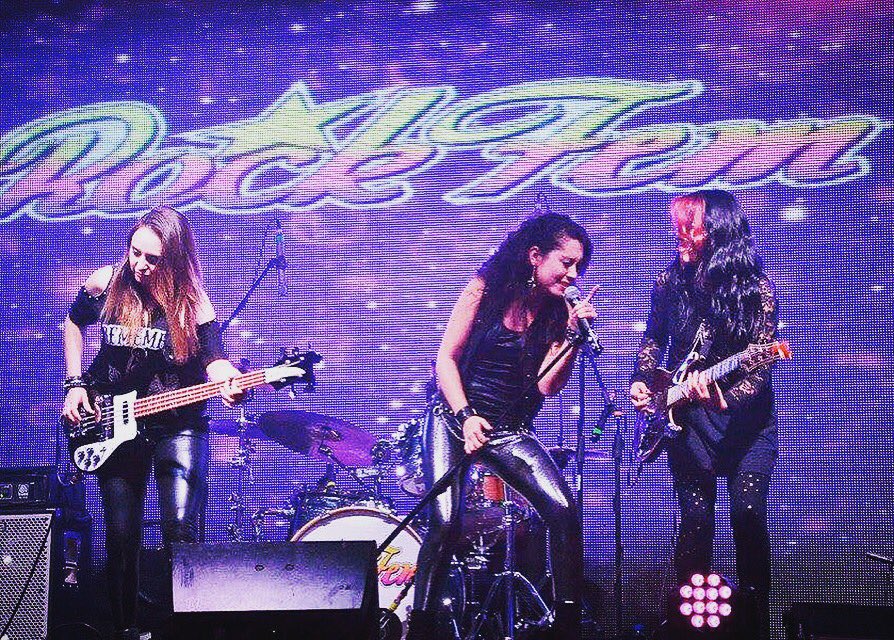 RockFem80's tweet photo. Registro de Show el 28 de Mayo en #CasinoMarinaDelSol Talcahuano #ROCKFEM 🎤❤️ https://t.co/6ZYTc50DOG