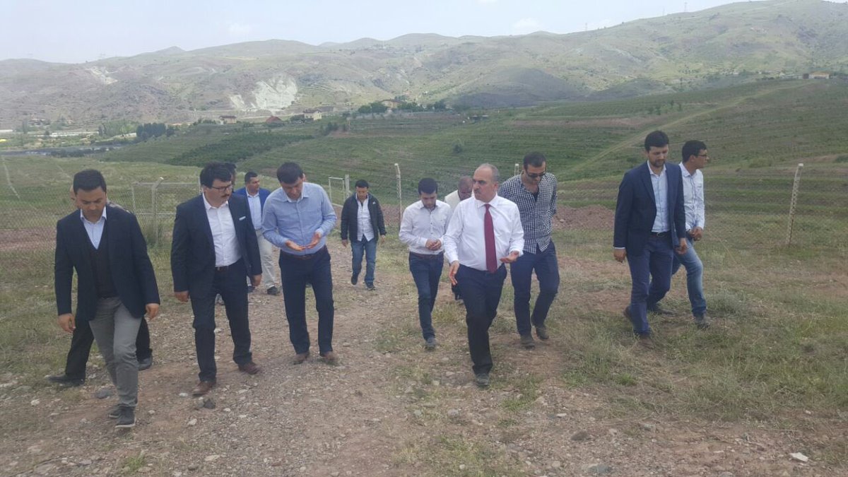 dsi5bolge's tweet photo. DSİ 5. Bölge Müdürümüz @mdundar21, Kalecik Barajı Sulaması İnşaatında incelemelerde bulundu. https://t.co/QgZEQecGfA
