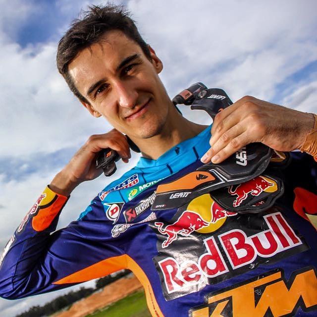 officialleatt's tweet image. "I ride #Leattsafe, do you?" - #LeattFamily @marvinmusquin25 #ProtectionRedefined ift.tt/1TXmf5g