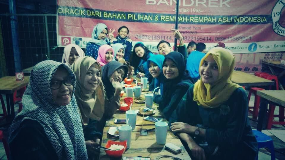 Selamat malam...
HM-BJT lagi munggahan nih ceritanya..