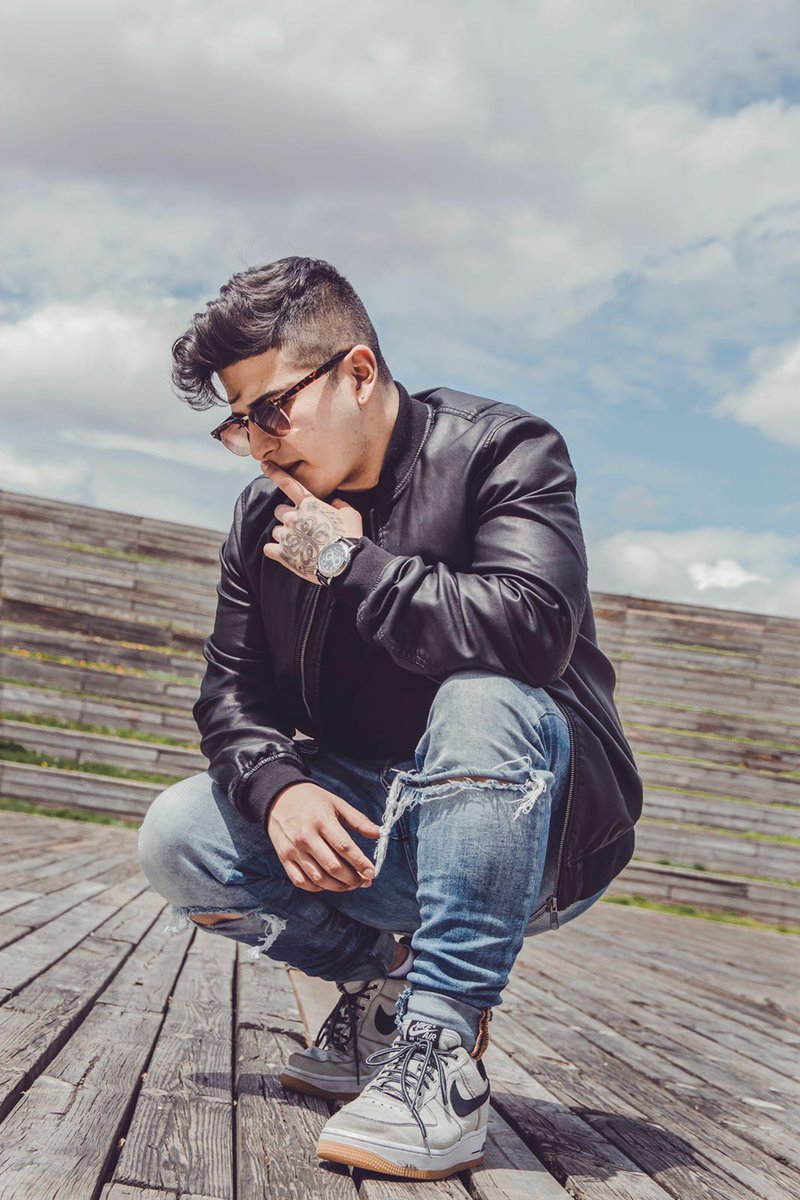 Si luchas por tu sueño puedes ganar o perder, si no luchas ya has perdido. 
 #LaFamilia <a href="/redpromusic/">RedPro Music</a>  <a href="/JohnGonzalz_/">Jhonatan Gonzalez</a>