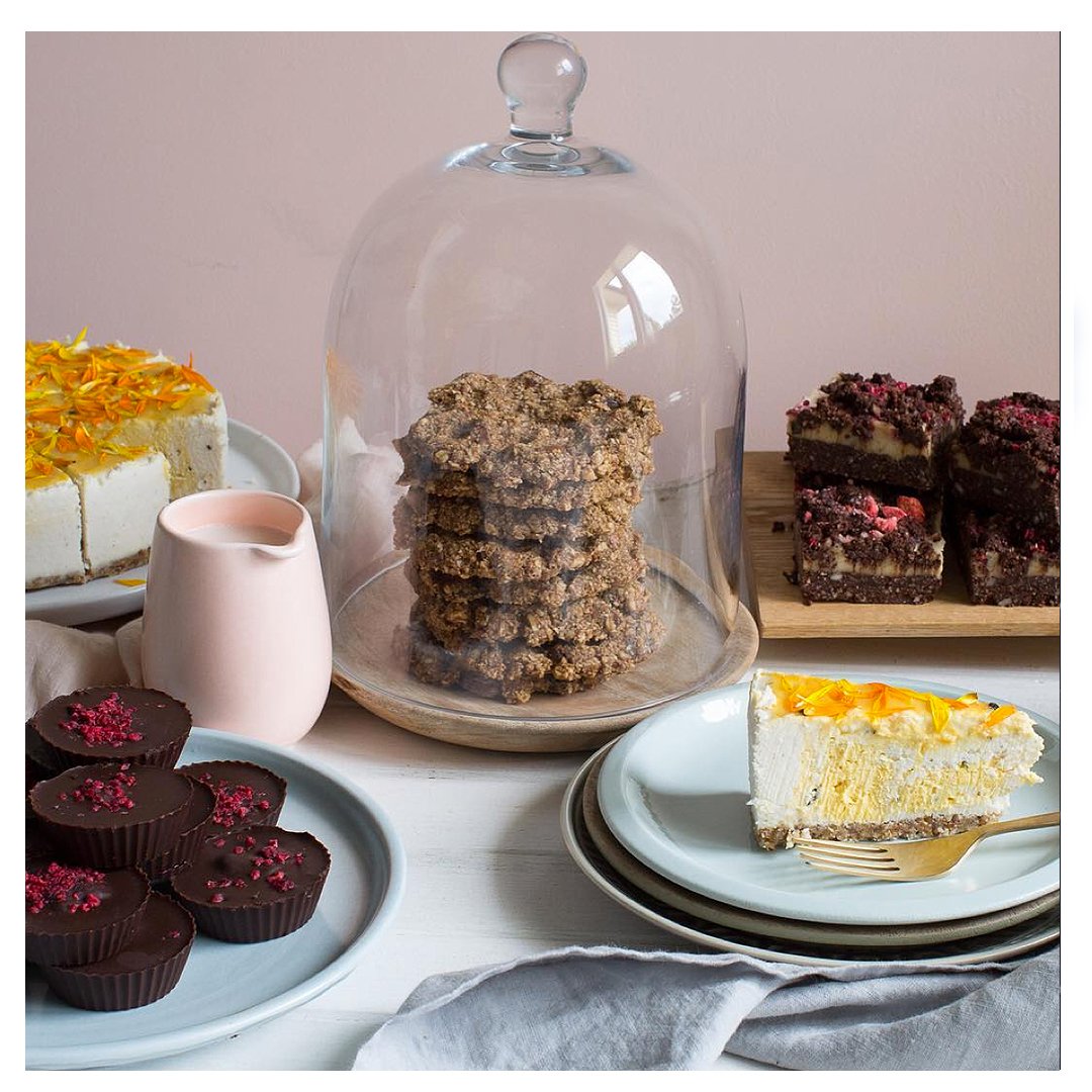 beingcontent's tweet image. Wellbeing Weds. Download @LittleBirdOrg app &amp;amp; make like their raw, organic Unbakery Cafes. ow.ly/dZQa300CE0g