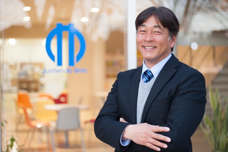 堀池亮介アナは父親の若い頃とそっくり 父はサッカー界のレジェンド堀池巧氏 男性アナウンサー大図鑑
