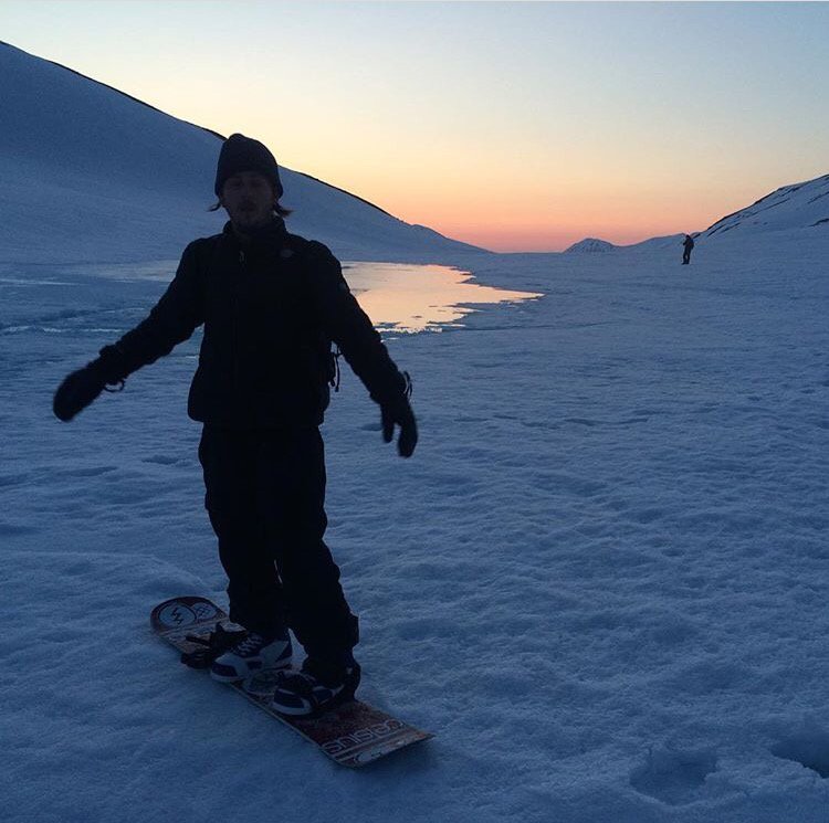 SIGNALEXP's tweet photo. When you find yourself in the middle of somewhere. #JakeOE on an Icelandic adventure. #Signal_Life https://t.co/YwBk4akYii