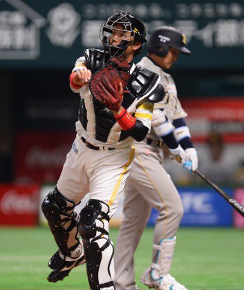 baseball_which's tweet photo. AS中間発表
パ・リーグ捕手
炭谷銀仁朗:RT
高谷裕亮:FAV
#seibulions #sbhawks https://t.co/qflEP6RFJS