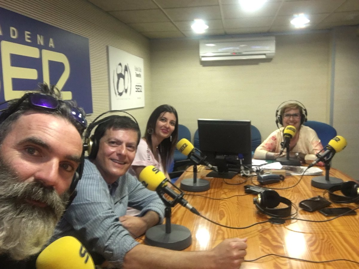 PateaTusMontes's tweet photo. Como cada #miércoles en @radioclubSER con @puchimendez1 Hoy música y senderismo con #BenitoCabrera y #Aspronte https://t.co/6lB2OwNmBO