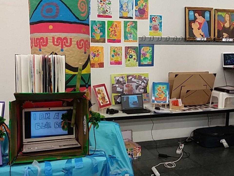 OnaHoudjet's tweet photo. #CLILUAB Arts classroom https://t.co/otrtQ37y6D