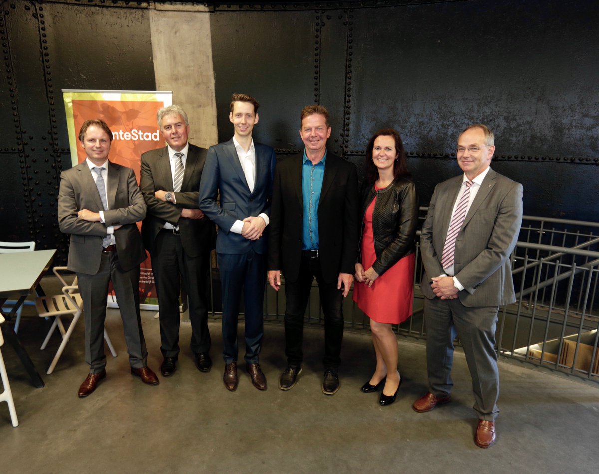 Woningcorporaties stad Groningen tekenen afnameovereenkomst aardwarmte met @WarmteStad: waterbedrijfgroningen.nl/organisatie/ni…