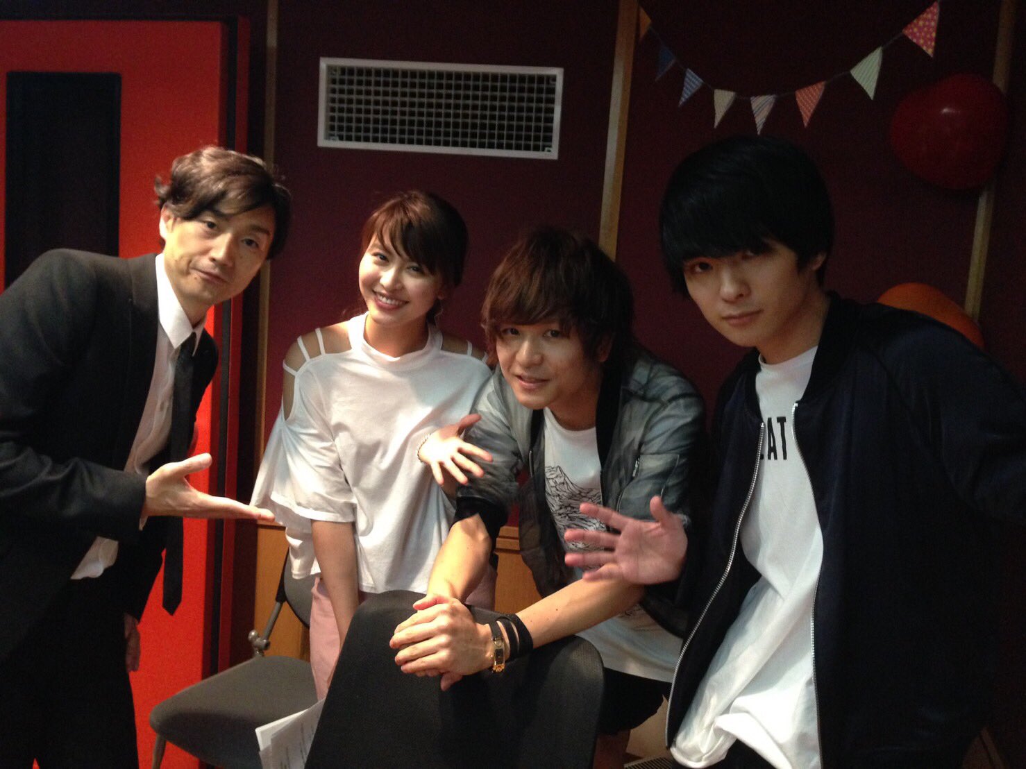 FM802 on X: