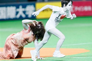 Sadako And Kayako Had A Ghost Baseball Duel And It Was Awesome Grape Japan