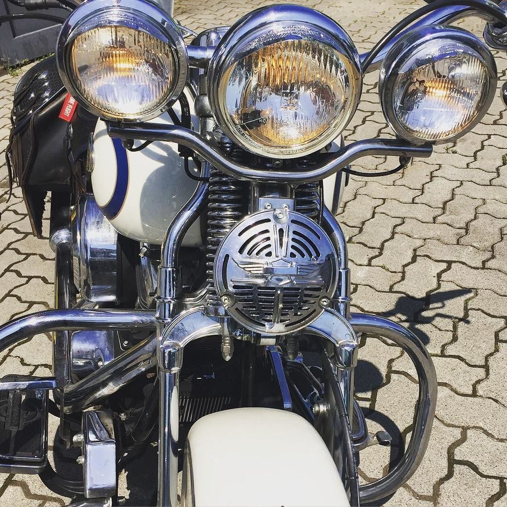 harleysite's tweet photo. Harley-Davidson Springer #harley #harleydavidson #harleysite #springer #harleyspringer #ev… https://t.co/bLJyOhoXfJ https://t.co/2cyZkPmfRZ