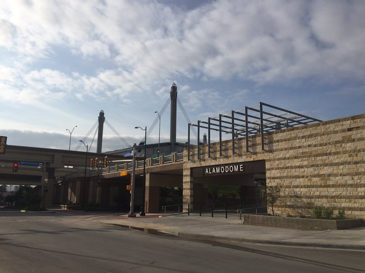 MeetinSA's tweet photo. The Alamodome and Convention Center are so close now! Love the connection! #transformationSA https://t.co/Zpoyp9cf1m