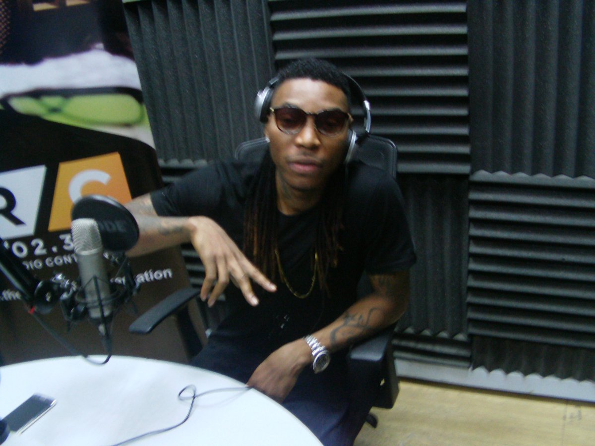 Max1023FM's tweet photo. #RCWetindey with @walepowpowpow @Obuszalee1 @iyahjogbo, we also get @solidstarisoko for d studio ooo!!! https://t.co/cVdQnyfi6N