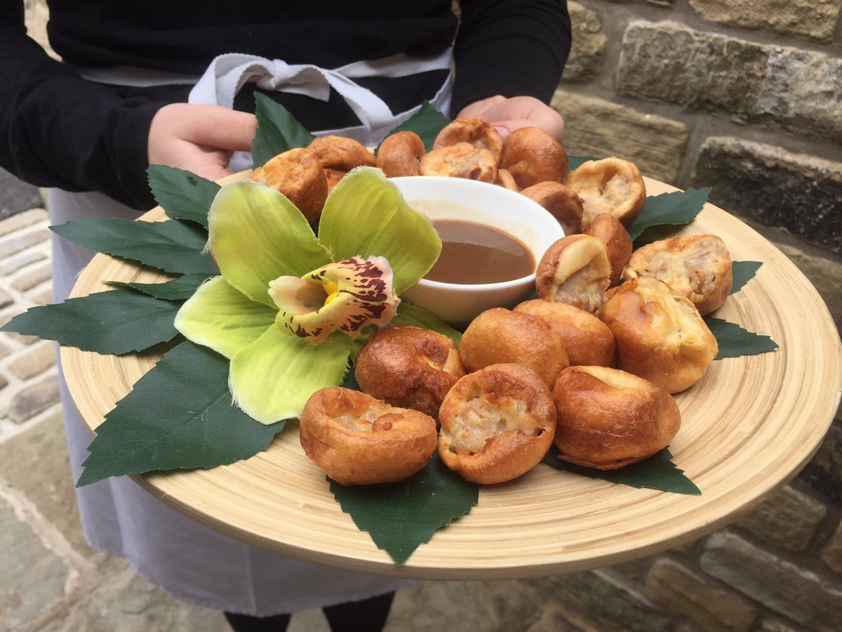 Guest_Dining's tweet photo. Lots of canapés, wine, sun and an excellent service from staff at Guest Dining = successful weekend #canapés #events https://t.co/jrwPd0V09k
