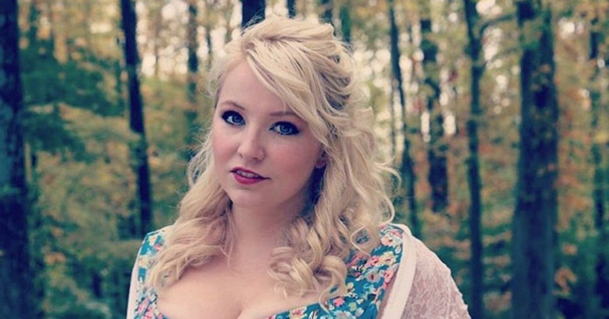 someecards's tweet image. Mommy blogger does the unthinkable, proclaims mommy blogs are total crap. go.some.ly/TdE8PwP