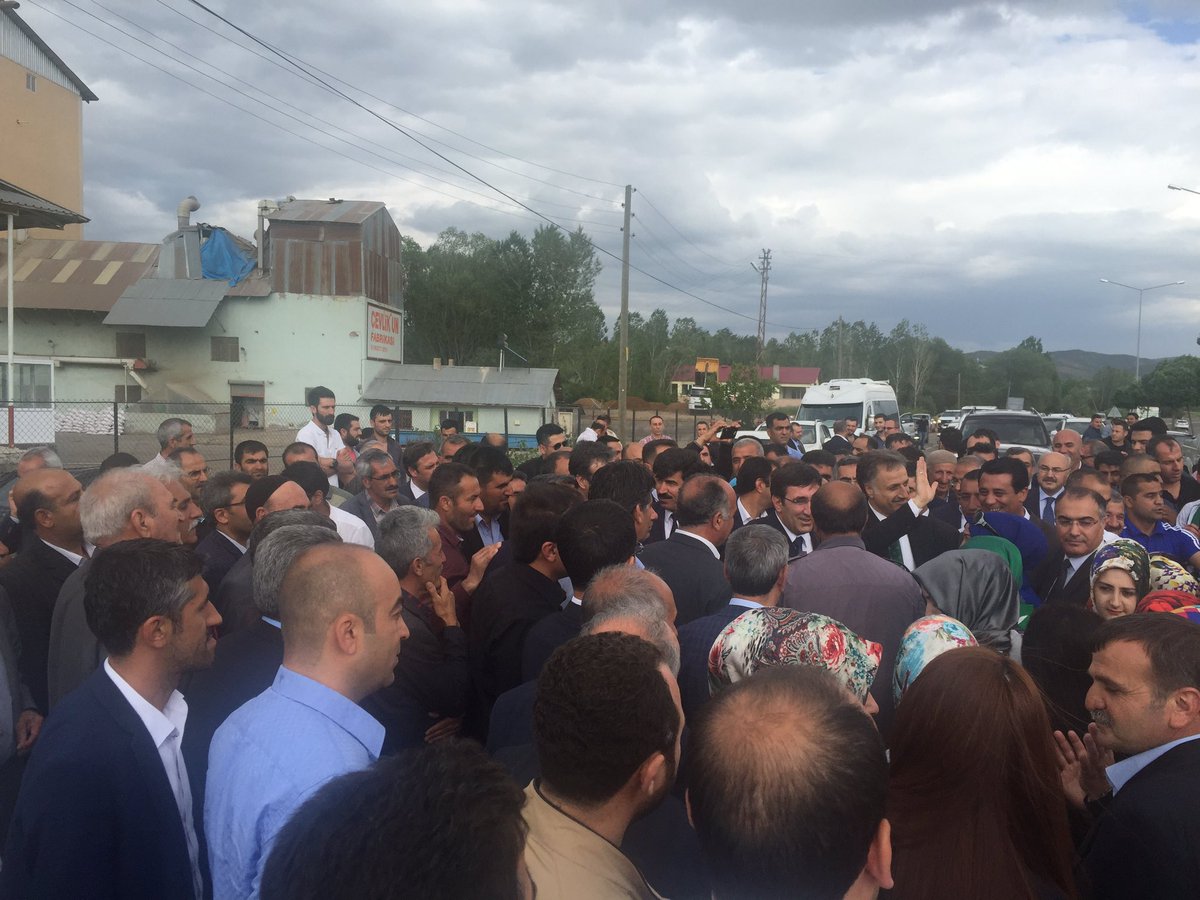 Genel Başkan Yardımcımız  Sn. <a href="/_cevdetyilmaz/">Cevdet Yılmaz</a> Bingöl'de coşkuyla karşılandı.