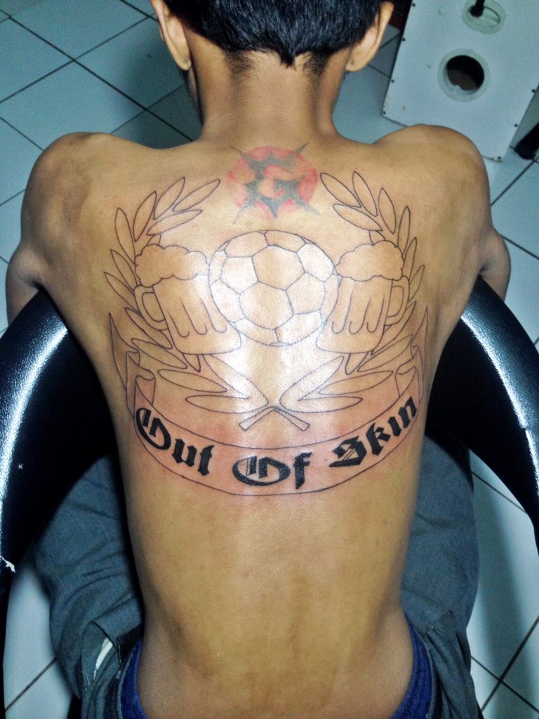 OutOfSkin's tweet image. Continued next week 🎶🎨⚽️ @GunturIgnore