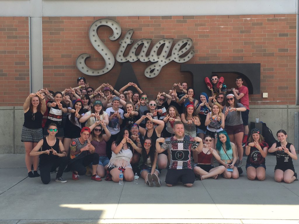 skeletonclique's tweet photo. yøur show takes place in pittsburgh tonight • let's dance together https://t.co/UnZXreCok5