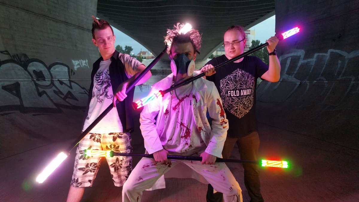 Just shooting the new contact staff photos!
#pyroterra #lighttoys #contact_staff