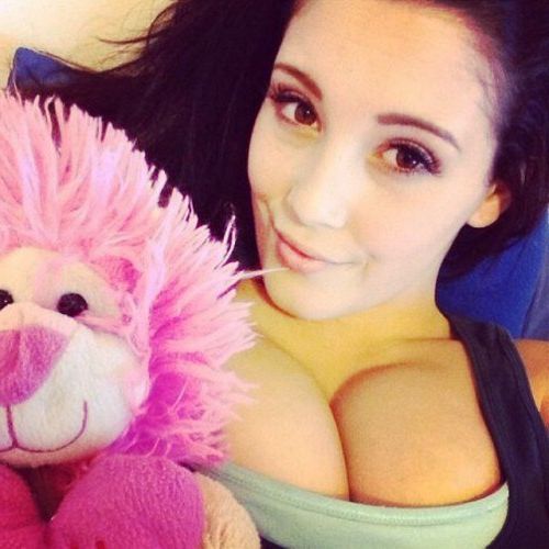 CDison1's tweet image. Stunning beauty is live, come watch her at
bit.ly/20QwdHC
#onlinecammodel #kikme #chatroom #nakedselfie