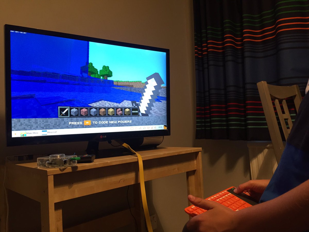 ClearGif's tweet image. @TeamKano finally getting round to playing with it. #kidsShouldCode