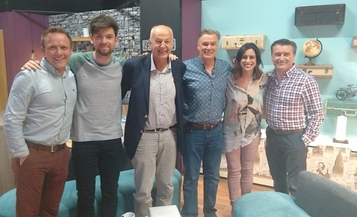 SixOClockShow's tweet photo. Happy families tonight #wheredidalbertthekittygo @eoghanmcdermo @bobbykerr @DerryClarke #martinbreen https://t.co/aKHQLLr9Lm