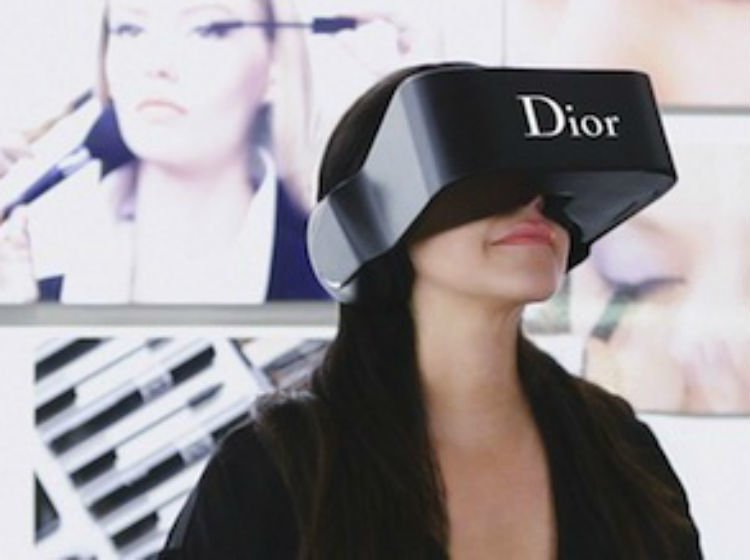 LuxurySociety's tweet photo. What’s The True Potential Of #VirtualReality For #Luxury Brands?
https://t.co/sMLn4pQ0g2 https://t.co/peAmJGymRB