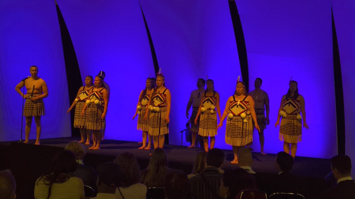 phalmari's tweet photo. Kapa haka performance from NZ #NAFSA16 https://t.co/noODr0f0Tm