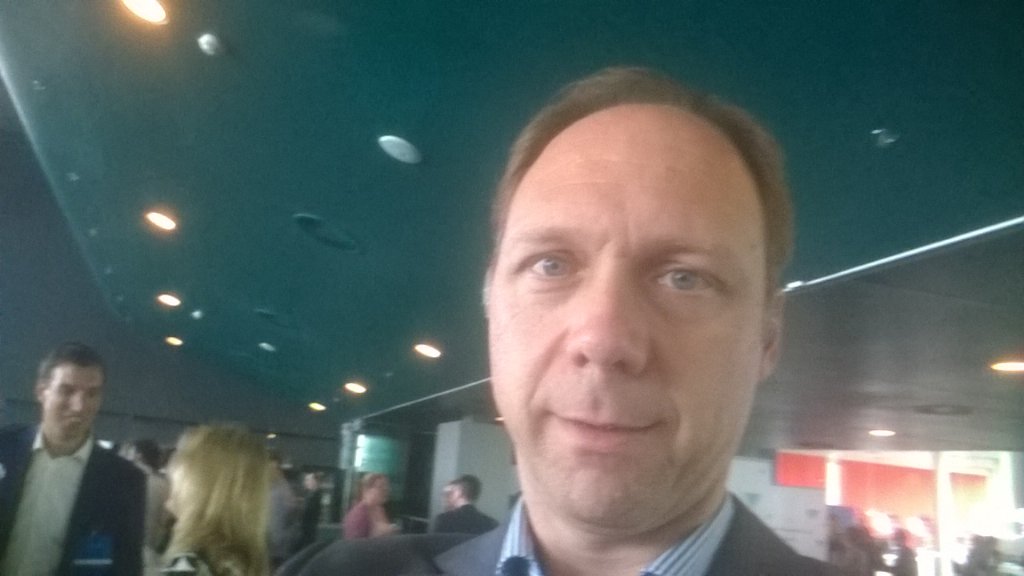 jpsoree's tweet photo. Formele programma is afgerond. Tijd voor een borrel @SEE2016_NL. #see2016nl #TOPdesk https://t.co/89VHNIgy2N