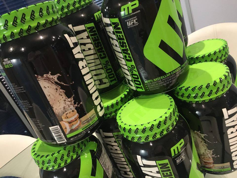 #WinItWednesday We're giving away 9 tubs of <a href="/MusclePharm/">MusclePharm®</a> Combat 100% Casein Protein. Just Re Tweet &amp; Follow to enter