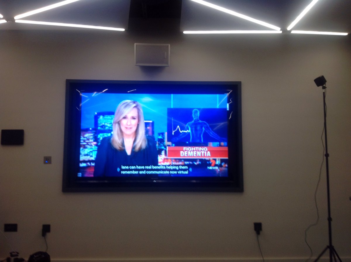 shirleyayres's tweet image. #VRworkshop lively discussion about the target market for #VR!