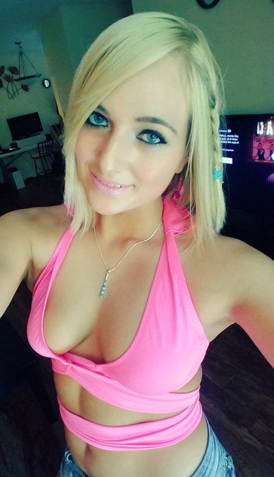 Here are some pictures from this weekend #SMF16 @SMFTampa my birthday celebration! Can't wait for next<a href="/tag/smf16"class="tags">#SMF16</a><a href="/tag/rage"class="tags"><span>#rage</span></a>