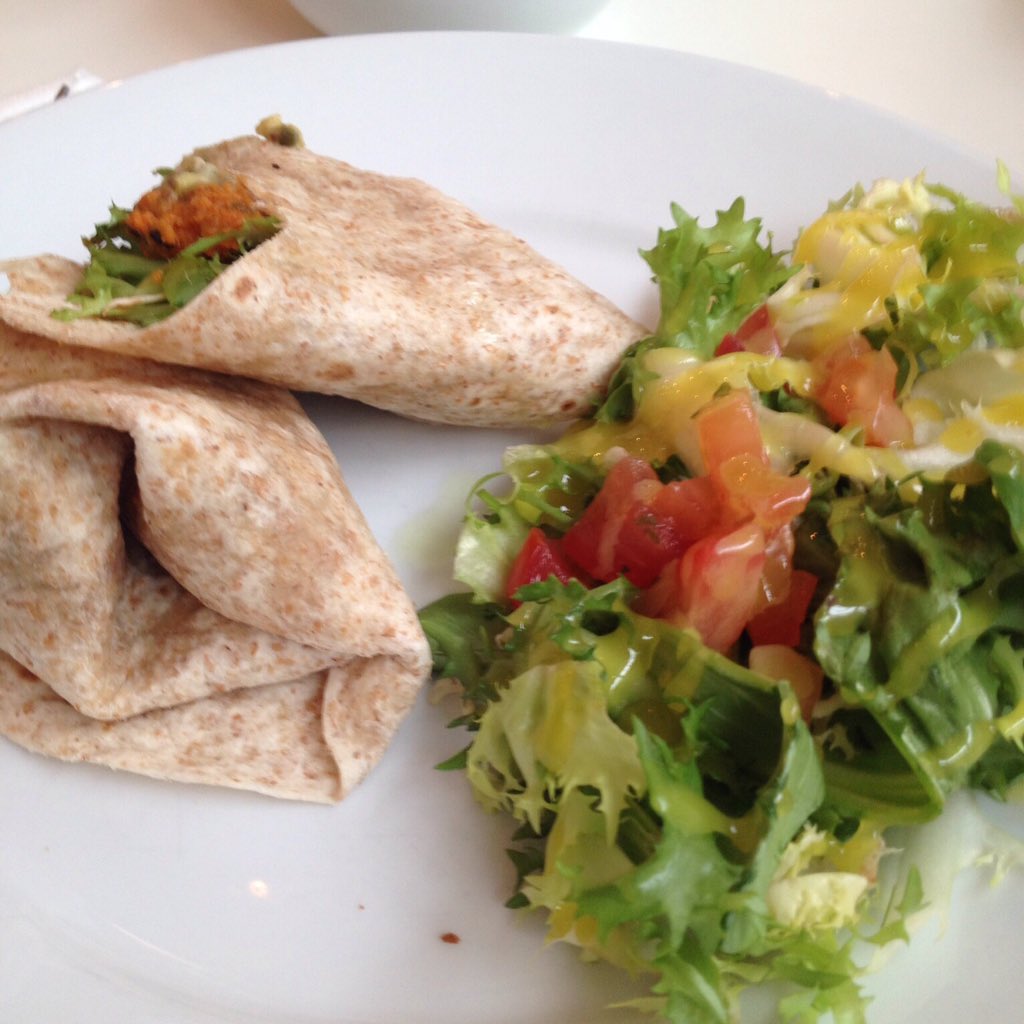 chillout_yoga's tweet photo. @LockiesKitchen #LockiesKitchen Heathy lunch https://t.co/NN5E8hVpRp