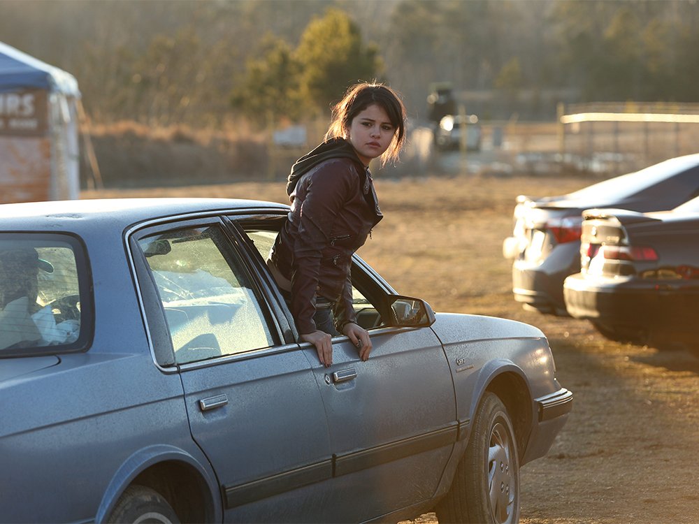 Paryves's tweet photo. The Fundamentals of Caring : le prochain film de @selenagomez  https://t.co/eiD7XfhNeC https://t.co/jeAF1SsipW