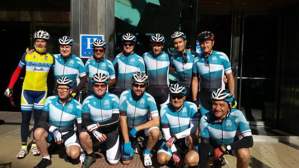 Hoy, el <a href="/COMAlicante/">COMA</a> nos sorprende con equipaciones de <a href="/SportingPursuit/">Sporting Pursuits</a>. ¡Muchas gracias por confiar en nosotros!