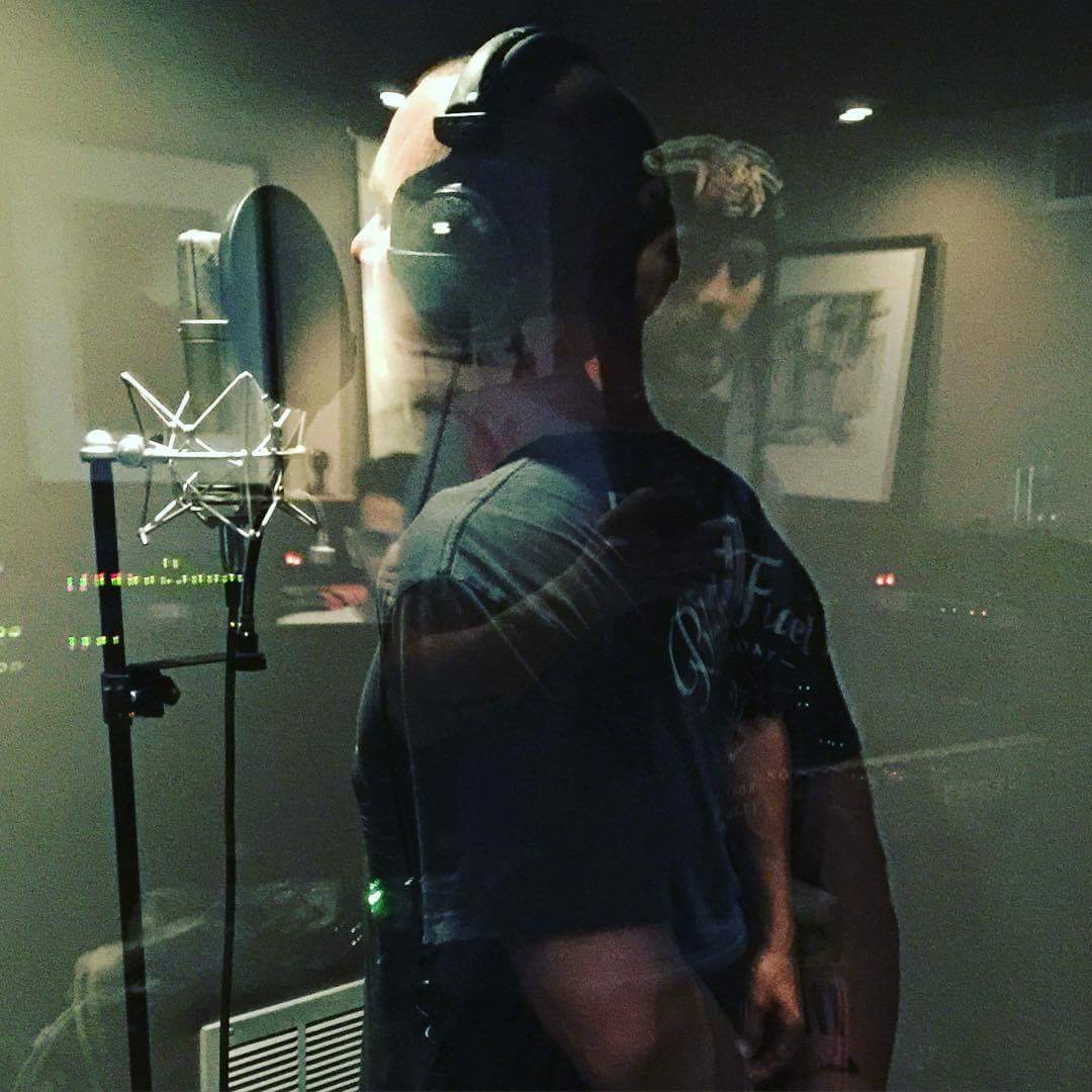 obinniegirl26's tweet photo. Tagged by @Kerstinitsso.  Yeah I am a little obsessed.  #sorrynotsorry 😝 😜 😄 #MarsIsComing. Happy #JaredLetoDay 😍😘🙌 https://t.co/fHnFDZR1n6