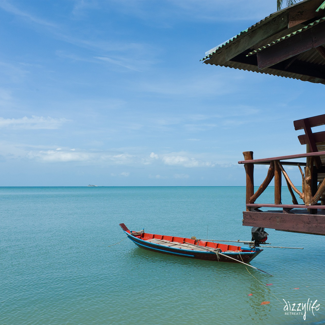 Dizzylife_Ret's tweet photo. Thailand's beaches and picturesque landscapes make it a perfect place to visit. #wanderlustwednesday #thailand https://t.co/jgUUnphJvO