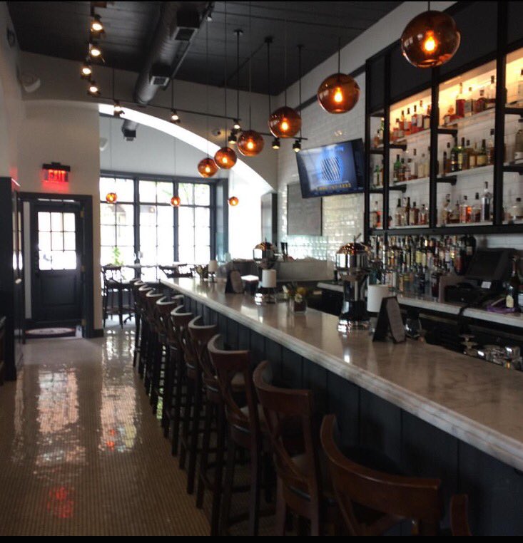 KEE_OysterHouse's tweet photo. πAll shined up and ready to go! #keeoysterhouse #openforlunchanddinner #shinedup #happywednesday https://t.co/eTFcH0eVZU