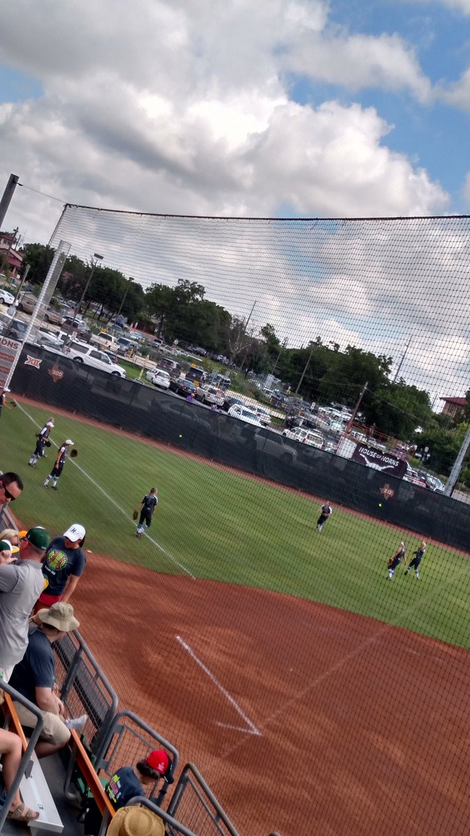 jonesrochelle's tweet photo. Go HHS Ladycats!!!
#HarletonSoftball #UILSTATE https://t.co/dEu2zU65Ai