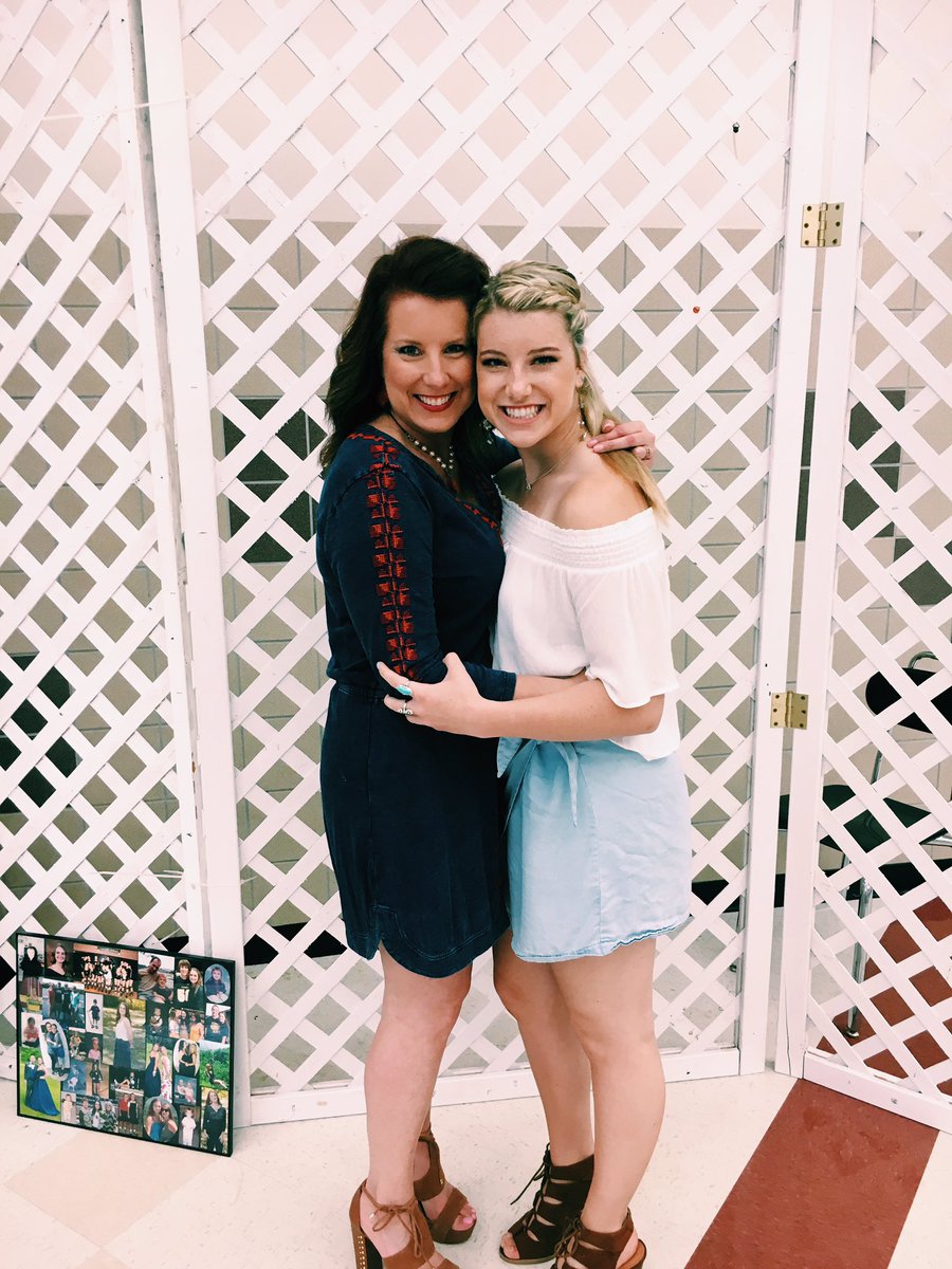 jappleton_'s tweet image. senior breakfast 🍩