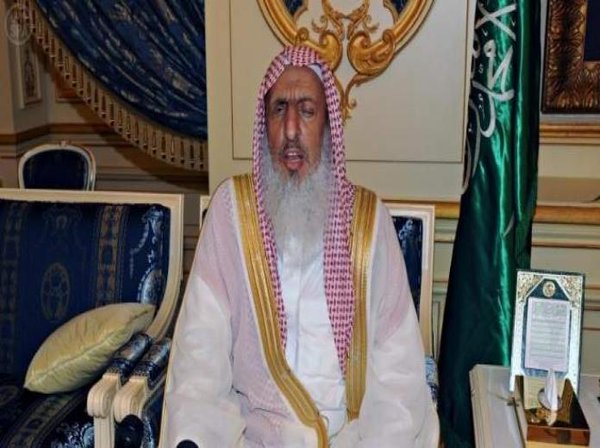 KSA24's tweet photo. مفتي عام المملكة: أي سياسة تريد تحويل الحج عن مجراه الصحيح هي سياسة إجرامية وتوجه سيء https://t.co/88LAz4oysQ