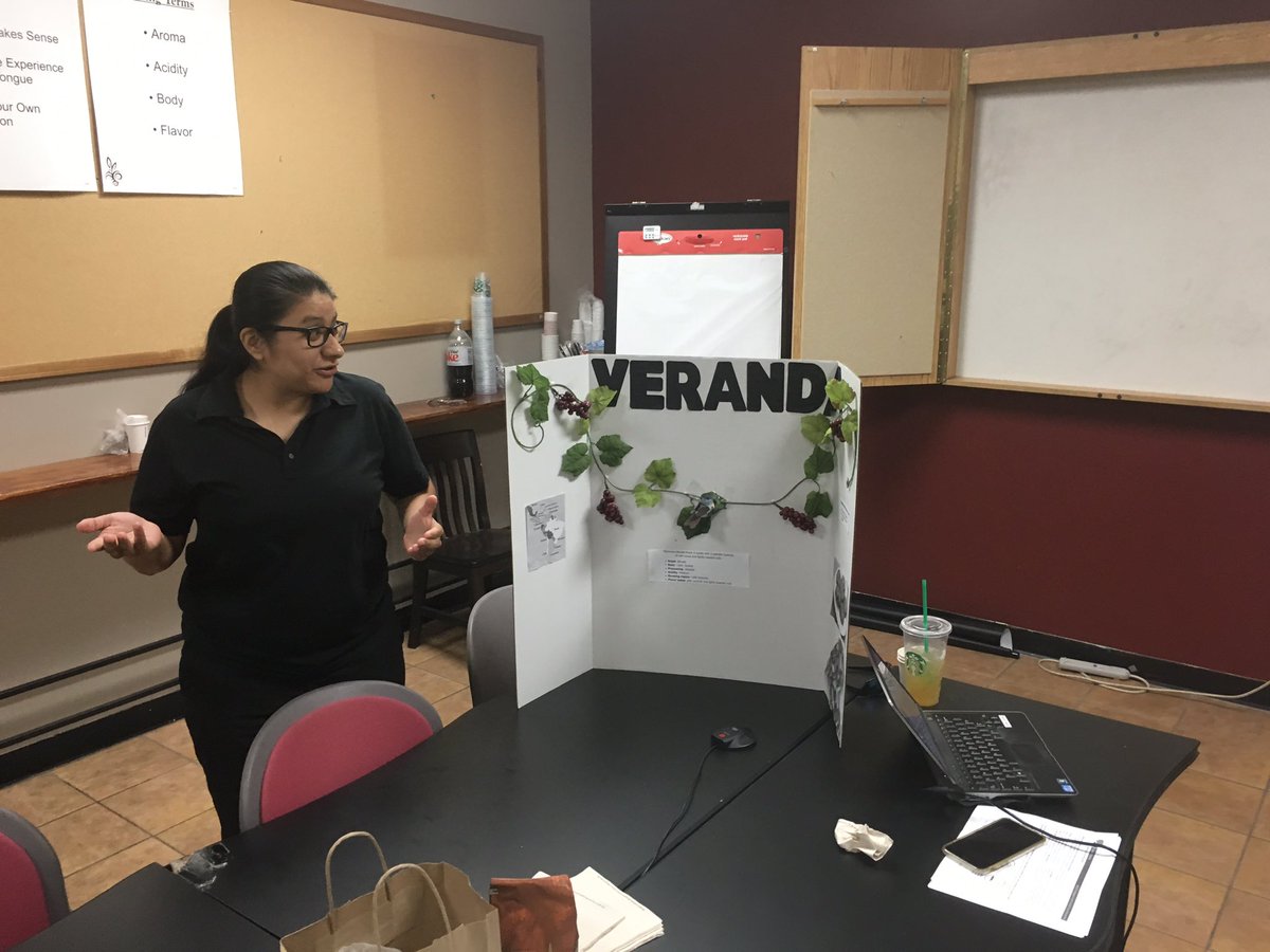 ArtieSbuxComm's tweet photo. Karina sharing her knowledge of Veranda!! #tobeapartner https://t.co/JAzXkTKKfK