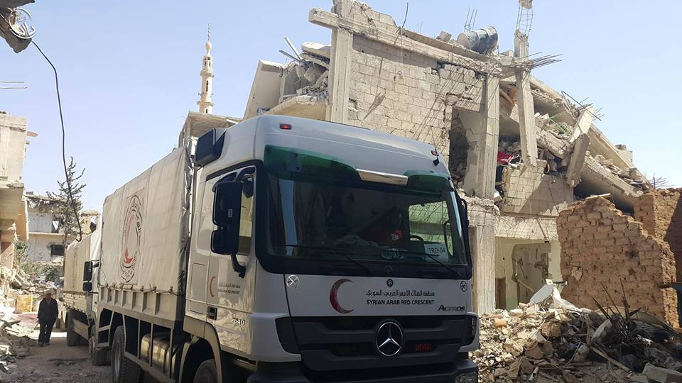 #UN Medical aid convoy enters #Daraya after 4 years of siege, No Food supply.
#Syria #LetAidIn