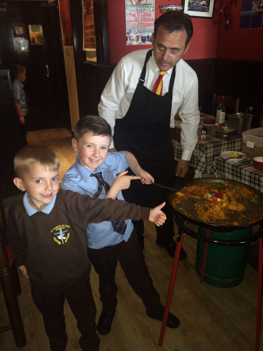 stfrancisoa's tweet photo. Our P1s enjoyed a taste of Spanish cuisine at @MalagaTapas1 thank you so much for today -  a great experience! https://t.co/qMNZjw5WMB