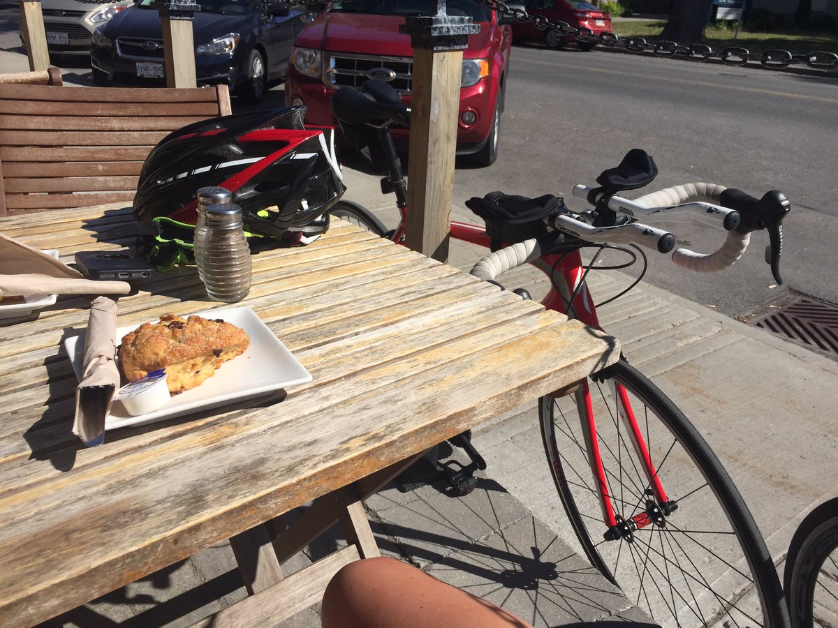 barnesmik's tweet photo. It's not every day you get a tailwind out AND back, plus scones halfway courtesy of @AlicesCafe #132K #smiles4miles https://t.co/UqHGgKrQZg
