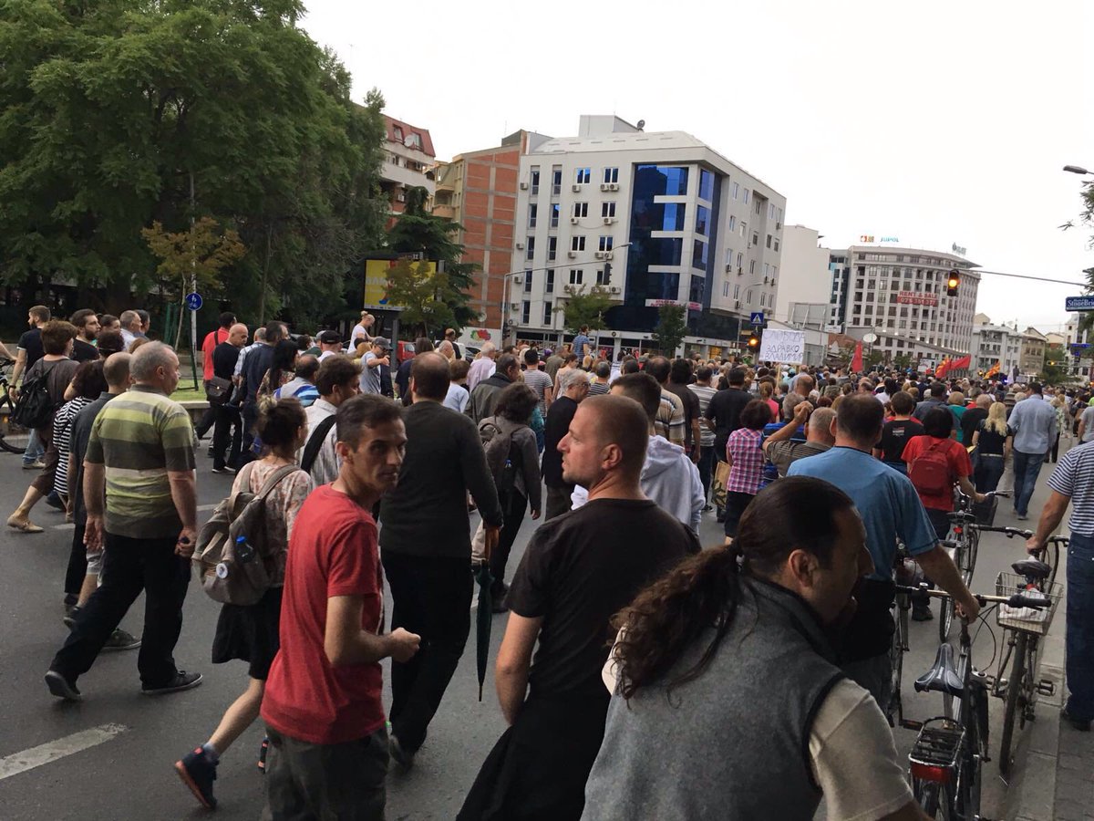 Тргнавме кон Влада. #Протестирам