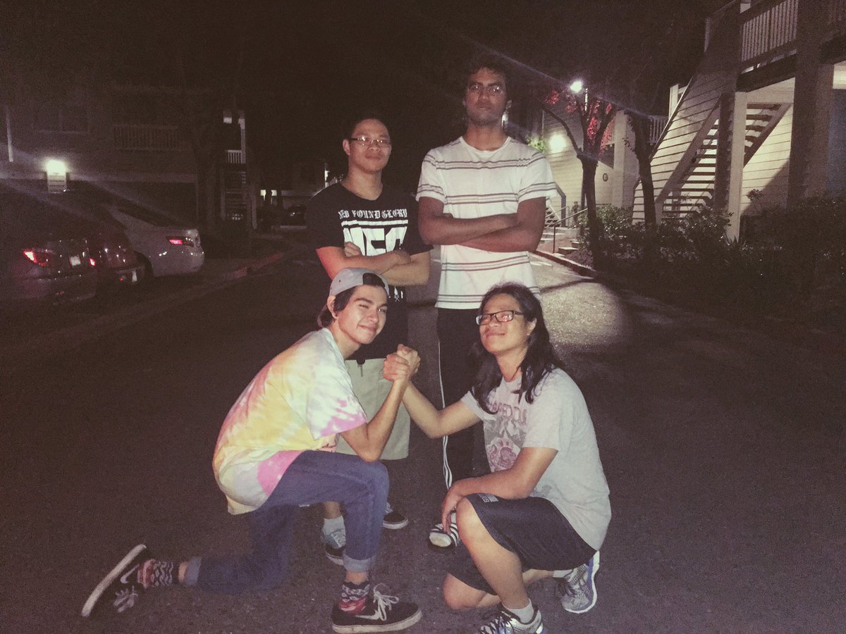 EndTheFightBand's tweet photo. Thanks to the dudes helping move some shit 
CANT WAIT TO SEE YOU GUYS AND PLAY TOMORROW 👏🏾💕👏🏾💕 https://t.co/IiVzOHzG4K