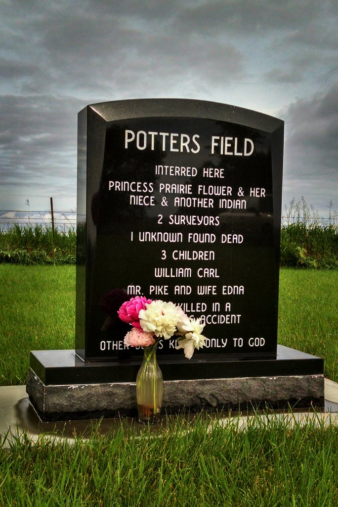 NeIndianAffairs's tweet photo. Visited Prairie Flowers grave near Ruby, NE yesterday.  #standingbearstrong https://t.co/8B59c8PX8p