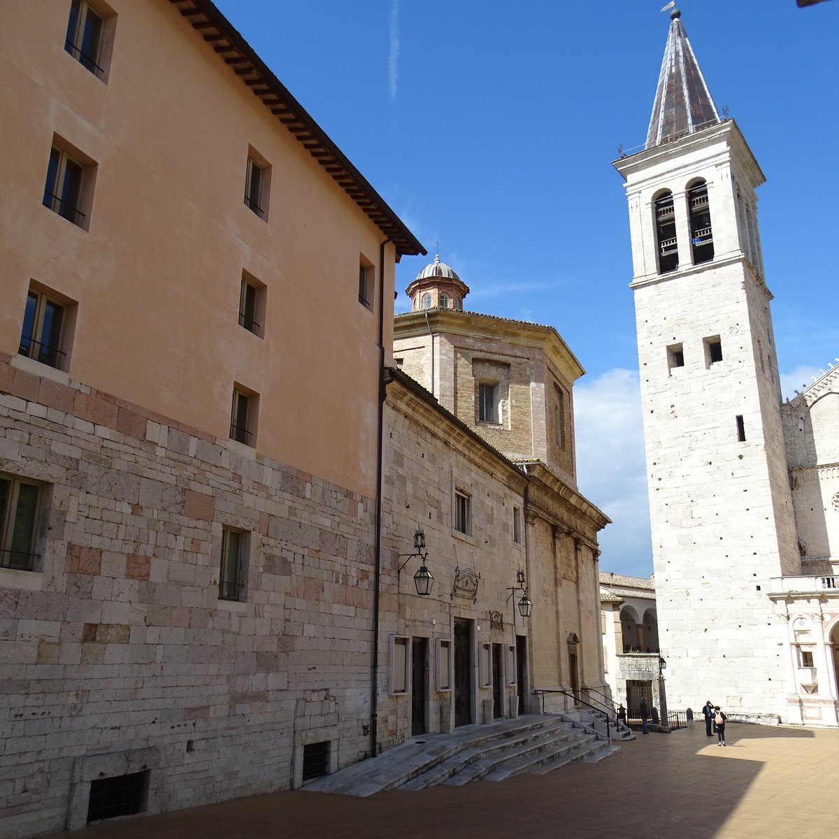 VininelMondo's tweet photo. #VnM2016 una splendida #Spoleto è pronta per 4 giorni di vita piena #vininelmondo #degustazioni #vini #cantine #wine https://t.co/DZFhYysv45